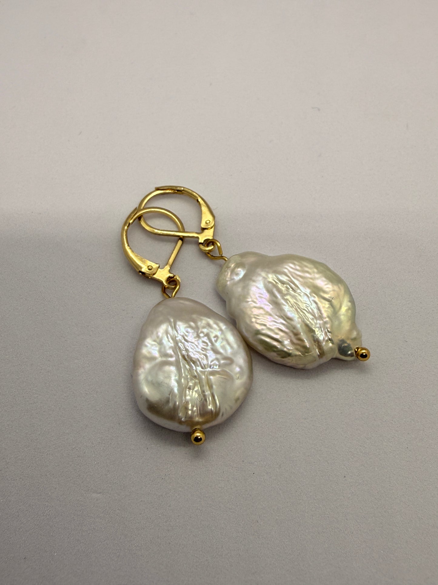 Zoetwaterparels oorbellen